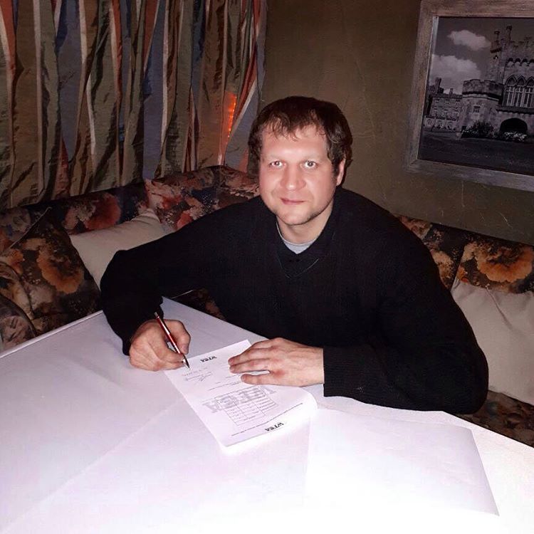 Александр Емельяненко подписан в WFCA
