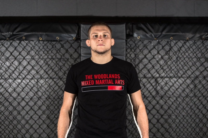 Бой Джеймс Мунтасри – Алекс Мороно состоится на турнире UFC on FOX: ВанЗант - Уотерсон 17 декабря 2016