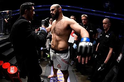 Фотогалерея: Турнир UFC Fight Night 83