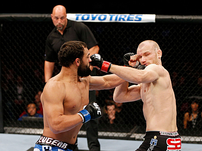 Johny-Hendricks-vs-Martin-Kampmann