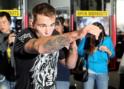 Фотогалерея: Открытая тренировка UFC 144 — 1