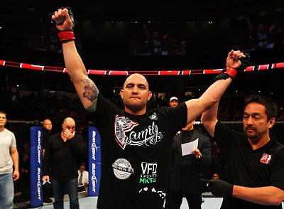 Travis-Browne-win