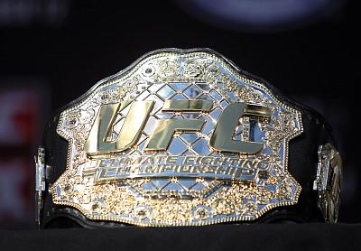 Пояс чемпиона UFC в тяжёлом весе
